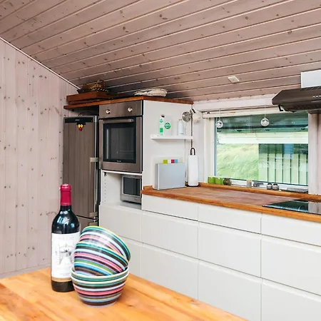 4 Star In *