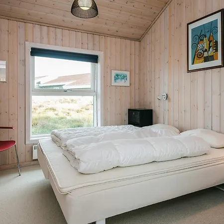 7 Person In Fano-by Traum *